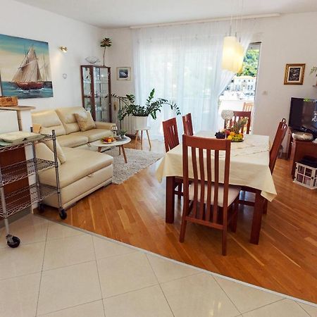M. De Dominisa 5 Apartment Rab Town Luaran gambar