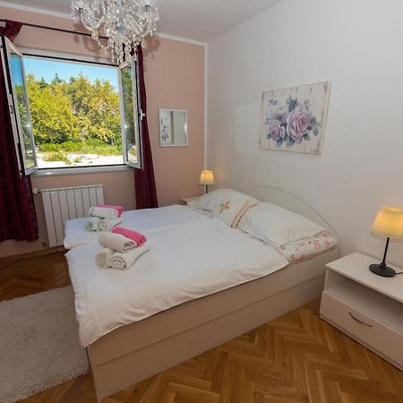 M. De Dominisa 5 Apartment Rab Town Luaran gambar