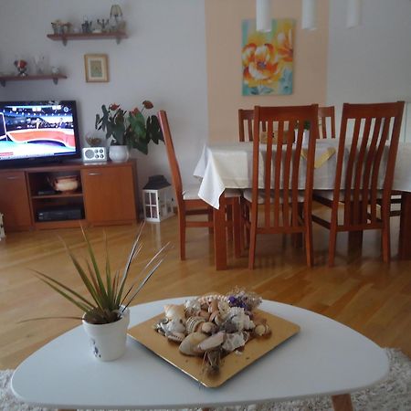 M. De Dominisa 5 Apartment Rab Town Luaran gambar