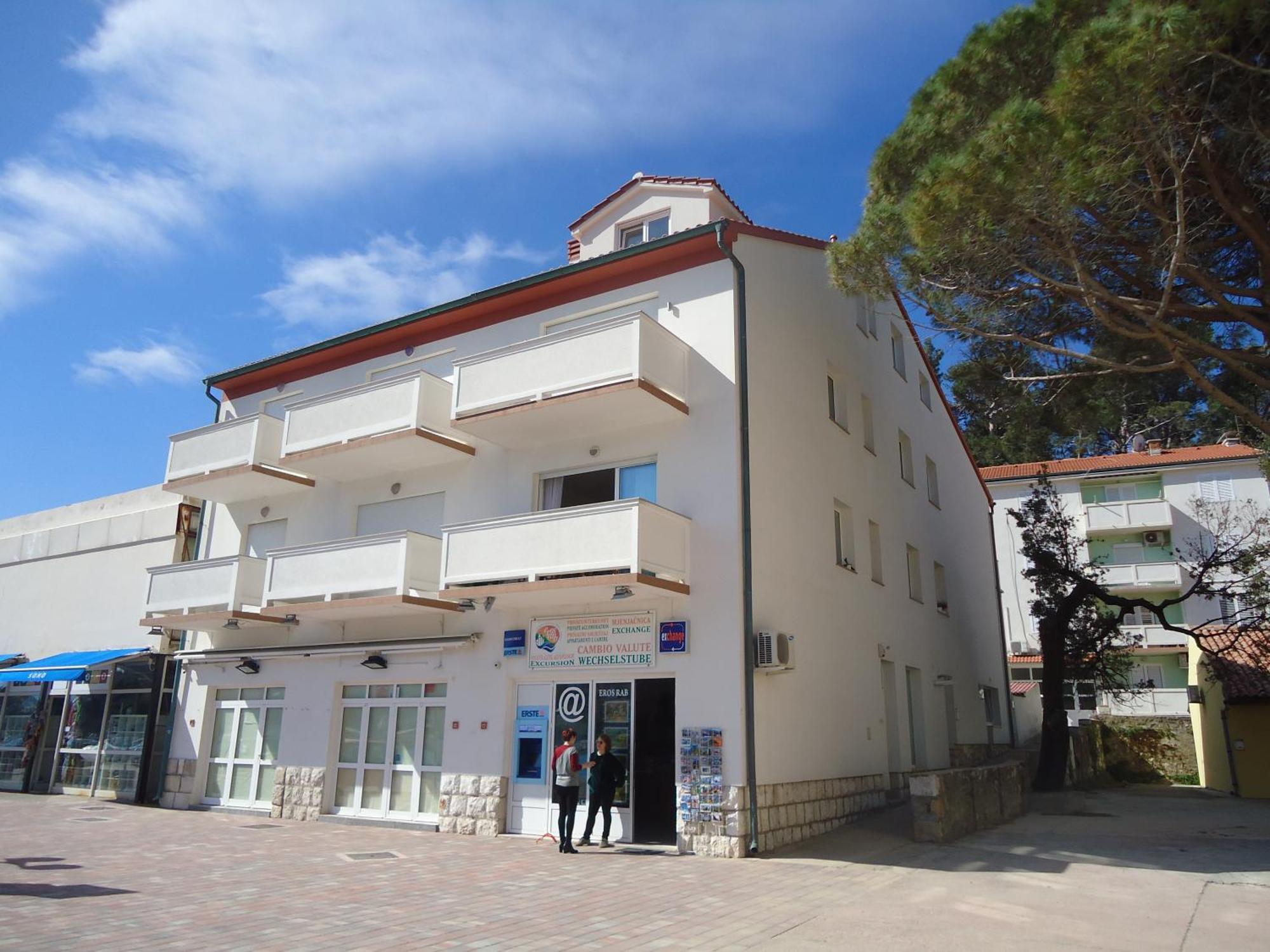M. De Dominisa 5 Apartment Rab Town Luaran gambar