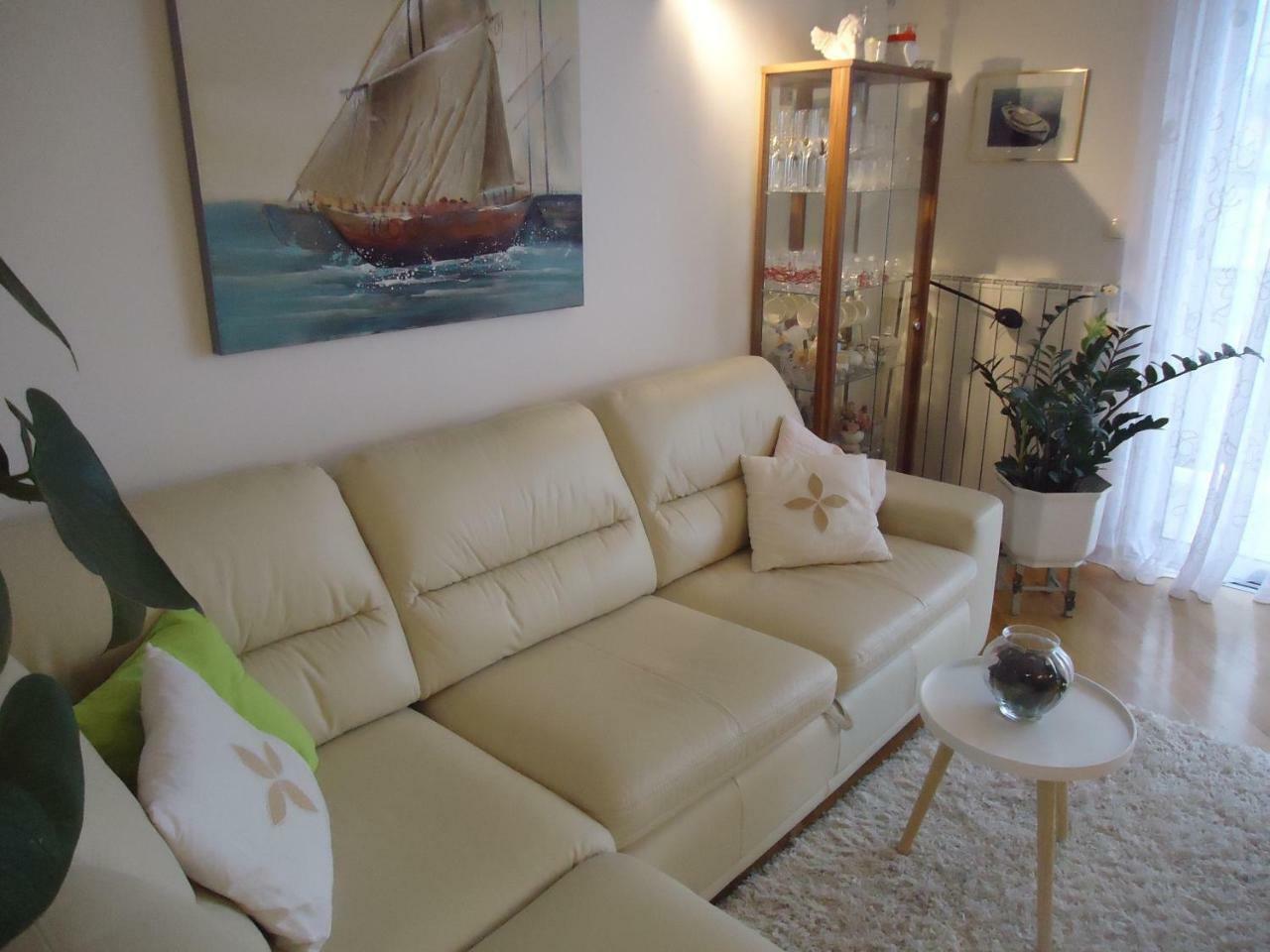 M. De Dominisa 5 Apartment Rab Town Luaran gambar